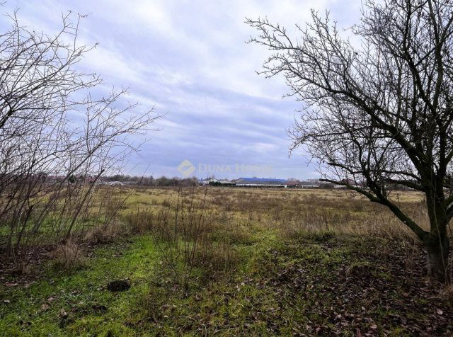 Eladó telek, Szigetszentmiklóson 68 M Ft / költözzbe.hu