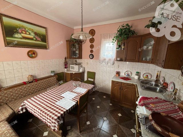 Eladó családi ház, Szankon 31.99 M Ft, 4 szobás