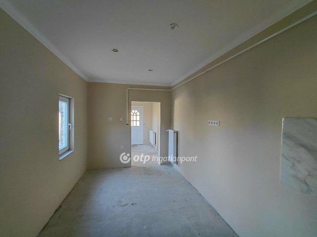 Eladó családi ház, Füzesabonyban 32.5 M Ft, 2+1 szobás