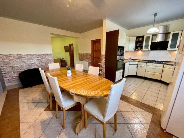 Eladó családi ház, Sülysápon 134.9 M Ft, 5+1 szobás