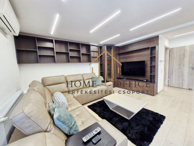 Eladó téglalakás, Debrecenben 129.999 M Ft, 4 szobás