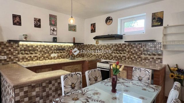 Eladó családi ház, Egerszalókon 98.4 M Ft, 4+2 szobás