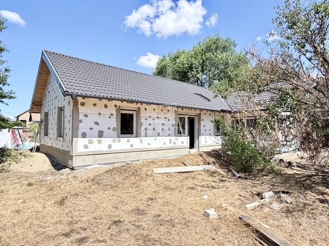 Eladó családi ház, Ráckeresztúron 95 M Ft, 5 szobás