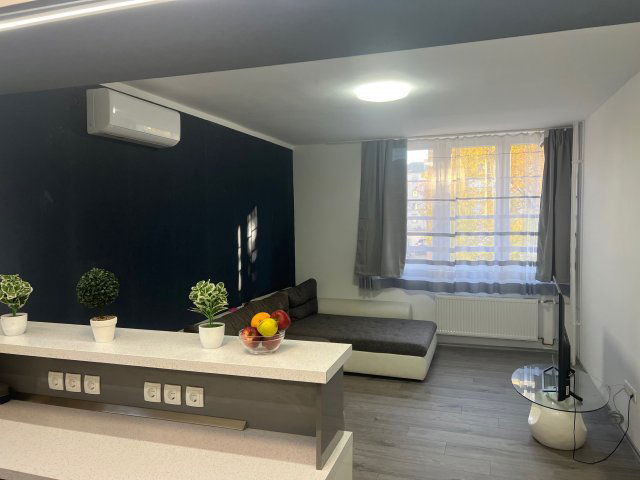 Eladó téglalakás, Tatabányán 49.999 M Ft, 2+1 szobás