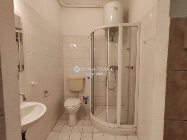 Eladó téglalakás, Budapesten, V. kerületben 53 M Ft, 1 szobás