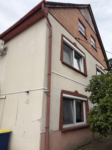 Eladó családi ház, Dánszentmiklóson 72.5 M Ft, 5 szobás