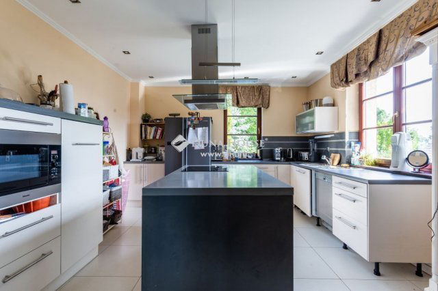 Eladó családi ház, Budaörsön 490 M Ft, 6 szobás