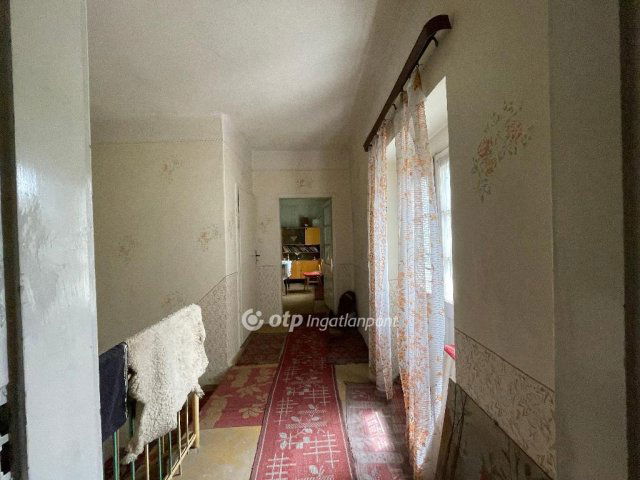 Eladó családi ház, Abasáron 27 M Ft, 3+1 szobás