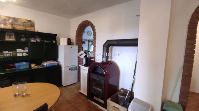 Eladó nyaraló, Mohácson 39 M Ft, 4 szobás / költözzbe.hu