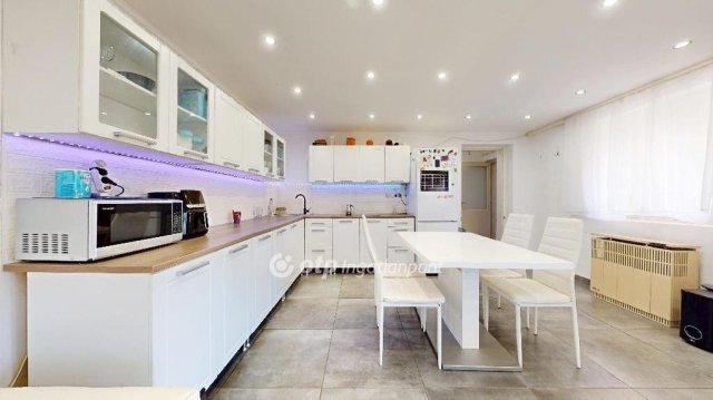 Eladó családi ház, Újfehértón 39.9 M Ft, 3 szobás