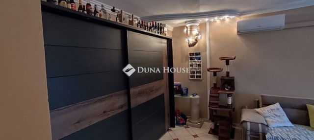 Eladó panellakás, Budapesten, III. kerületben 73.9 M Ft