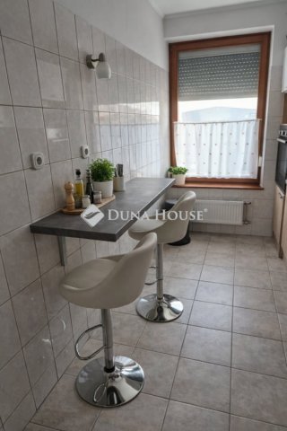 Eladó téglalakás, Budapesten, XVII. kerületben 92 M Ft, 3 szobás