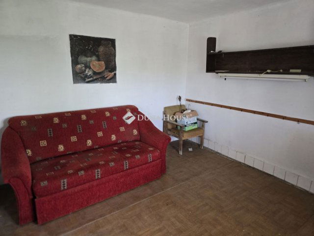 Eladó nyaraló, Pécsett 8.3 M Ft, 1 szobás / költözzbe.hu
