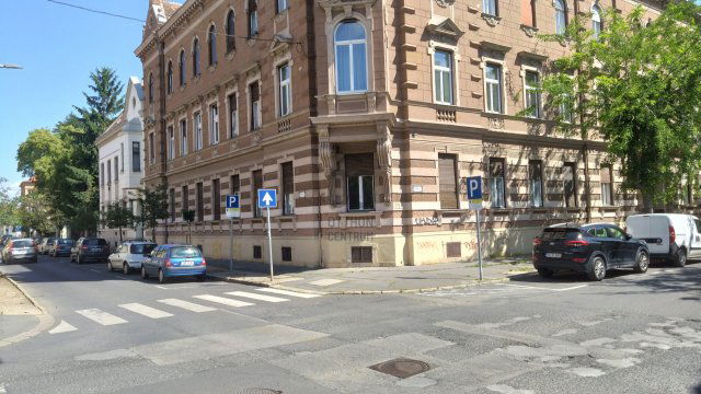 Eladó téglalakás, Szombathelyen 31.9 M Ft, 9 szobás