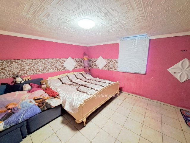 Eladó családi ház, Szolnokon 33 M Ft, 2+1 szobás