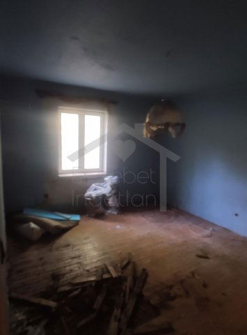 Eladó téglalakás, Nyergesújfaluban 22 M Ft, 2 szobás