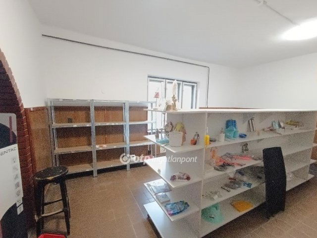 Eladó családi ház, Gyulaházán 16 M Ft, 2 szobás