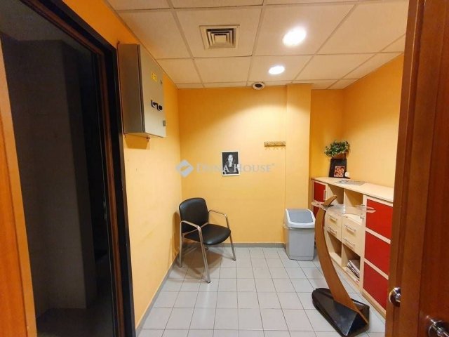 Eladó üzlethelyiség, Budapesten, IV. kerületben 75 M Ft