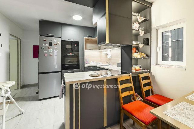 Eladó családi ház, Abasáron 25.5 M Ft, 2 szobás