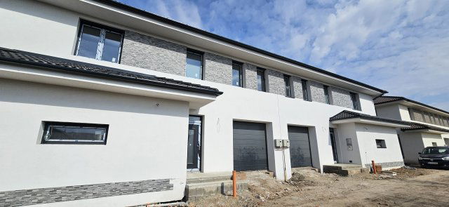 Eladó ikerház, Debrecenben 119.9 M Ft, 4 szobás