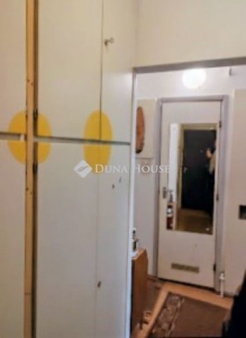 Eladó panellakás, Pécsett 39.5 M Ft, 2 szobás