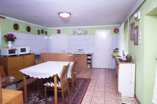 Eladó családi ház, Karácsondon 28.9 M Ft, 2 szobás