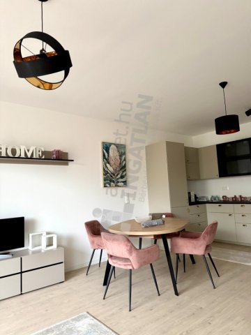 Kiadó téglalakás, albérlet, XVII. kerületben, Forrásmajori utcában