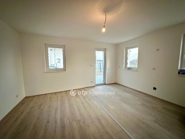 Eladó téglalakás, Tökölön 79.9 M Ft, 2+1 szobás