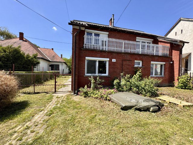 Eladó családi ház, Nyúlon 49.9 M Ft, 5 szobás
