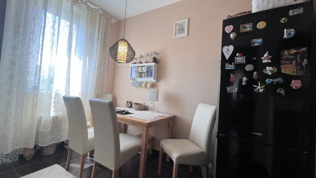 Eladó téglalakás, Budapesten, XVIII. kerületben, Baross utcában