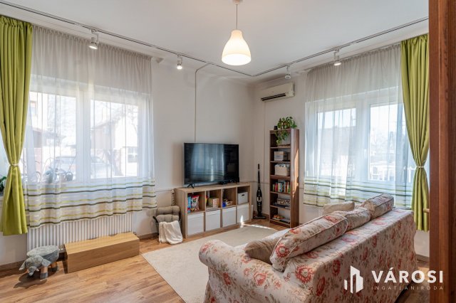 Eladó családi ház, Szegeden 72.9 M Ft, 4 szobás