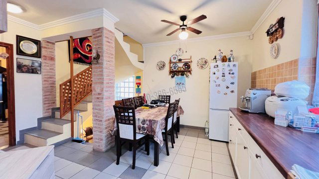 Eladó családi ház, Majosházán 92.9 M Ft, 4 szobás