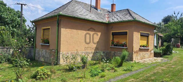 Eladó családi ház, Alsóújlakon 21.9 M Ft, 2 szobás