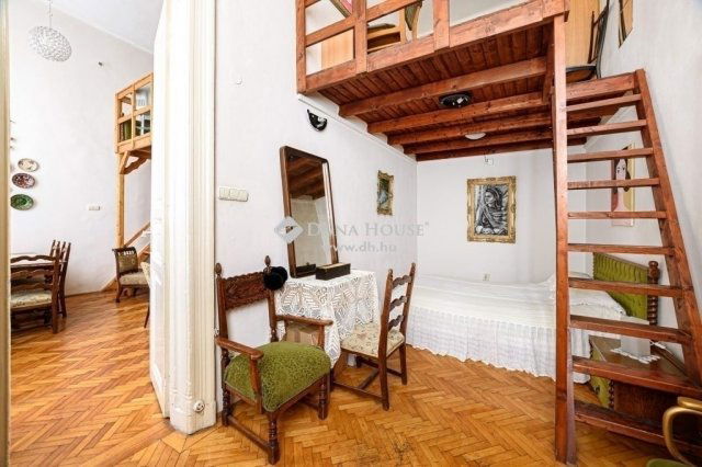 Eladó téglalakás, Budapesten, VI. kerületben 74.9 M Ft, 2 szobás