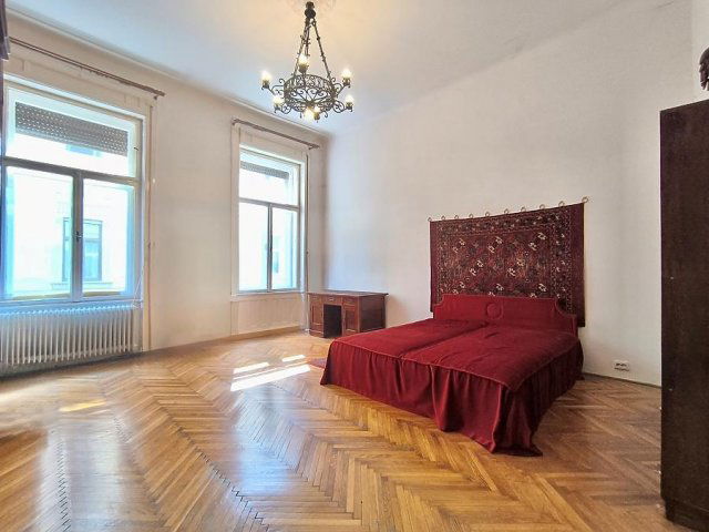 Eladó téglalakás, Budapesten, II. kerületben 170 M Ft, 4 szobás
