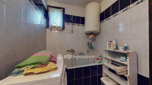 Eladó családi ház, Tiszakeszin 11.5 M Ft, 3 szobás