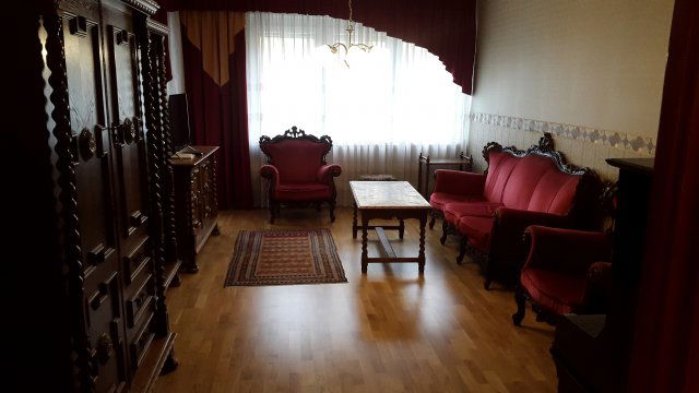 Kiadó téglalakás, albérlet, Győrött, Árpád úton, 3 szobás