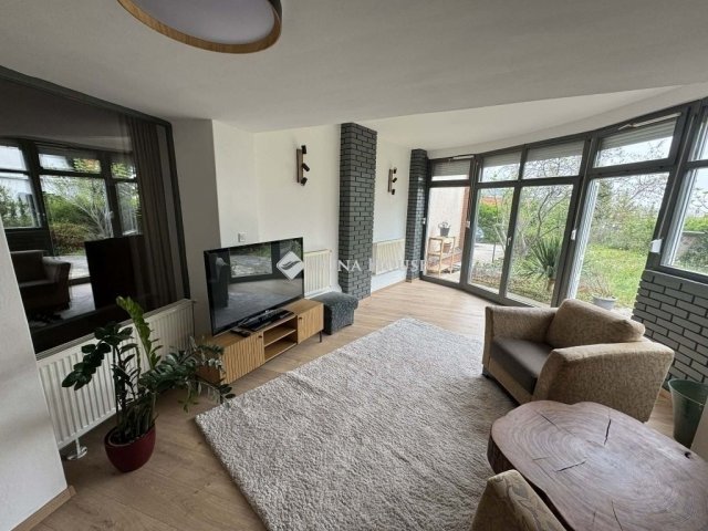 Eladó téglalakás, Pécsett 69.9 M Ft, 2 szobás