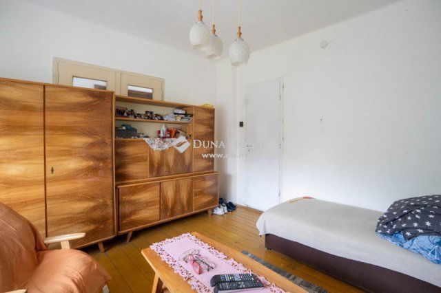 Eladó családi ház, Dunaalmáson 29.99 M Ft, 2 szobás