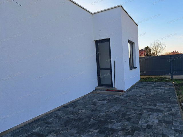 Eladó ikerház, Nyíregyházán 85 M Ft, 4 szobás