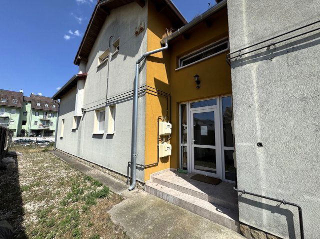 Eladó téglalakás, Szigetszentmiklóson, Dorottya utcában 72 M Ft