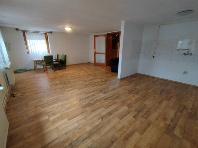 Eladó családi ház, Kartalon 74.9 M Ft, 5 szobás