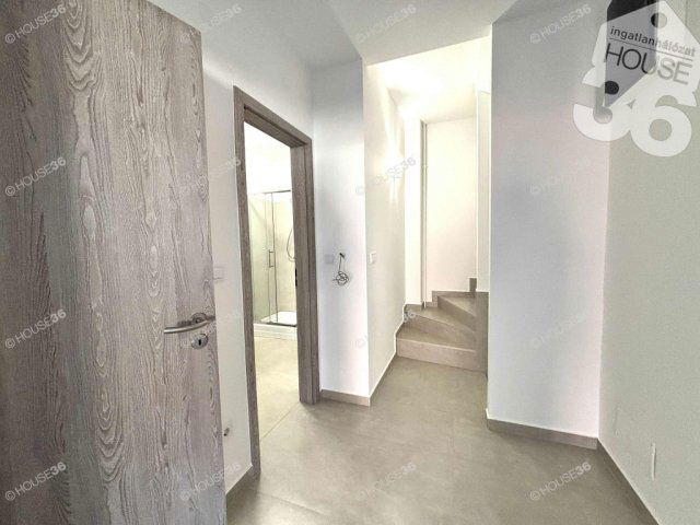 Eladó téglalakás, Kecskeméten 89 M Ft, 5 szobás