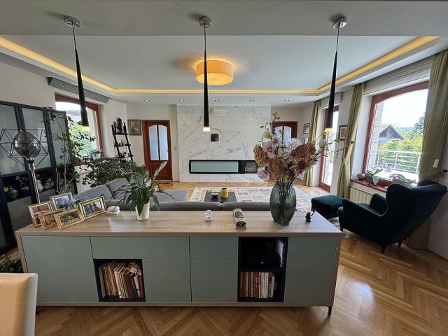 Eladó családi ház, Szentendrén 199.9 M Ft, 4 szobás