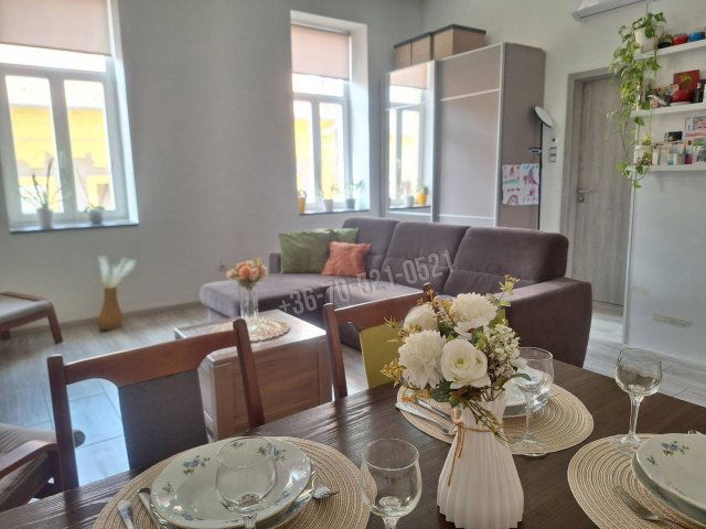 Eladó téglalakás, Pécsett 129.9 M Ft, 3 szobás