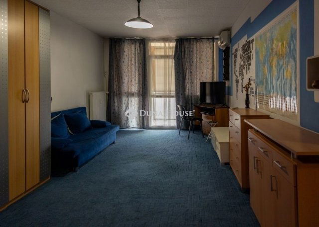 Eladó panellakás, Pécsett 52.9 M Ft, 2 szobás