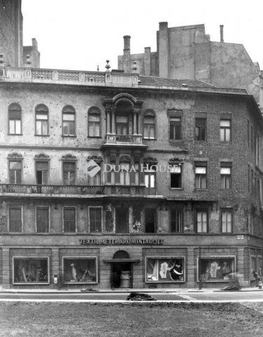 Eladó téglalakás, Budapesten, V. kerületben 93.5 M Ft, 1 szobás