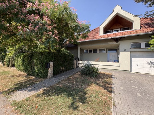 Eladó családi ház, Kaposváron 135 M Ft, 6 szobás
