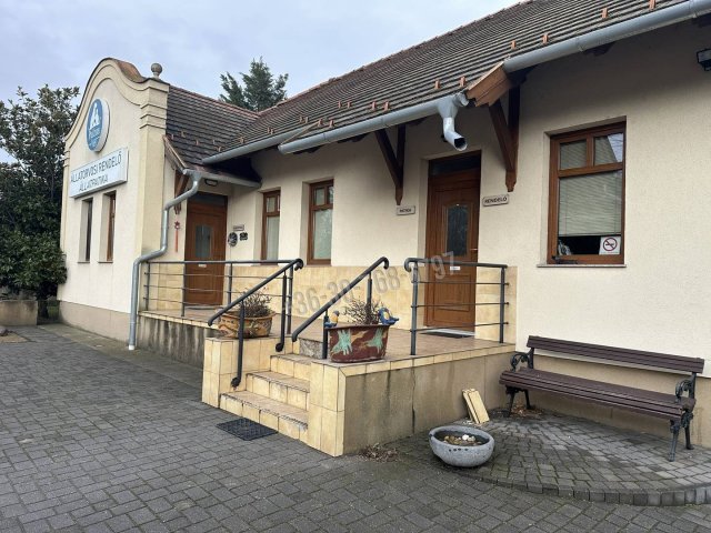 Eladó üzlethelyiség, Sződligeten 180 M Ft, 4 szobás