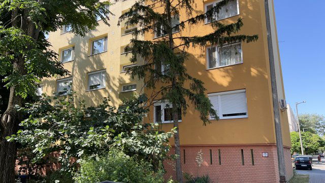 Eladó panellakás, Makón, Tömörkény utcában 30.9 M Ft